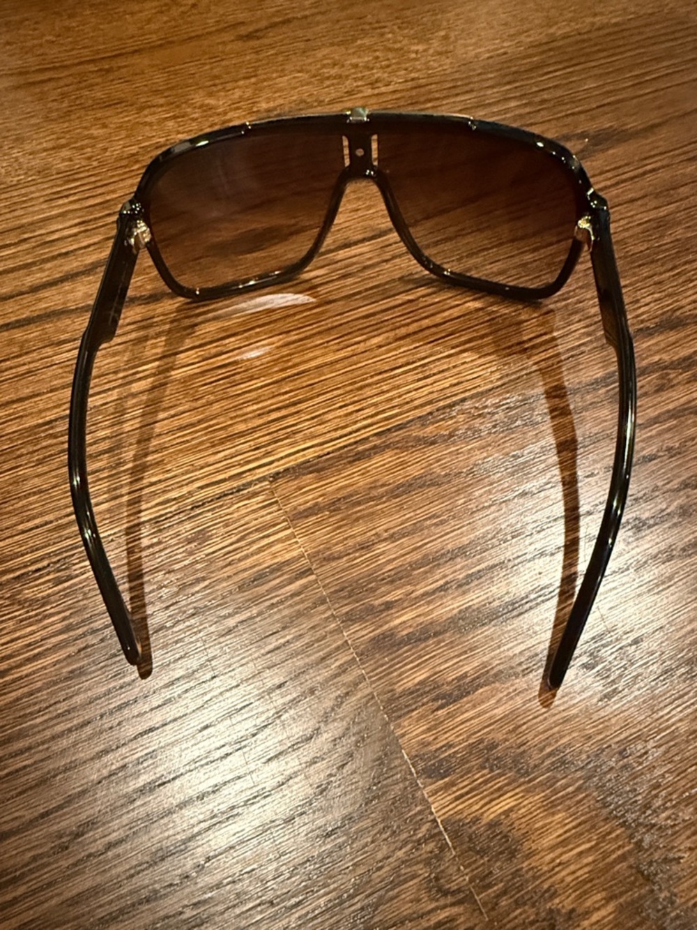 Carrera Oversized Sunglasses black frame with Gold Accent - Picture 3 of 9
